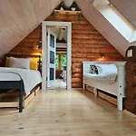 Hazel Hut - Spacious Fenced Yard, Sauna, 2-bedroom * Pärnu