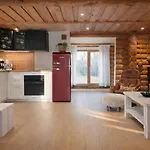 Hébergement de vacances Hazel Hut - Spacious Fenced Yard, Sauna, 2-bedroom Pärnu