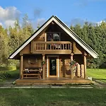 Hazel Hut - Spacious Fenced Yard, Sauna, 2-bedroom *
