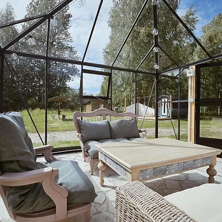 Holiday home 2-bedroom, Fenced Yard, Sauna, 10 Min To *