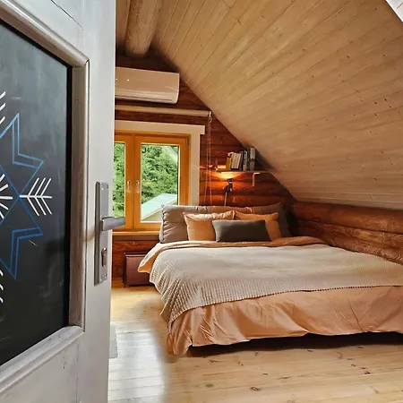 Holiday home 2-bedroom, Fenced Yard, Sauna, 10 Min To *