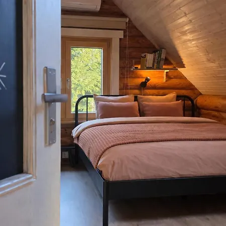 Prázdninový dům Hazel Hut - Spacious Fenced Yard, Sauna, 2-bedroom *