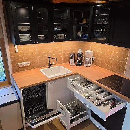 Tatil Evi Hazel Hut - Spacious Fenced Yard, Sauna, 2-bedroom Pärnu