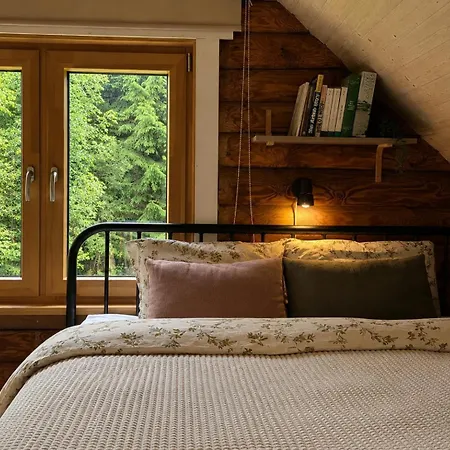 Casa vacanze Hazel Hut - Spacious Fenced Yard, Sauna, 2-bedroom