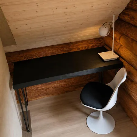Hazel Hut - Spacious Fenced Yard, Sauna, 2-bedroom *