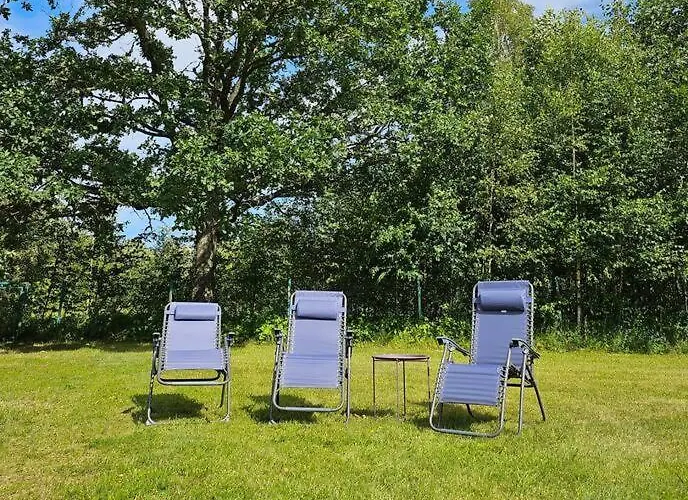 Hazel Hut - Spacious Fenced Yard, Sauna, 2-bedroom * Parnu