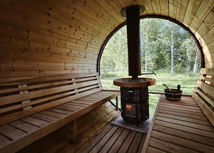 Holiday home Hazel Hut - Spacious Fenced Yard, Sauna, 2-bedroom *