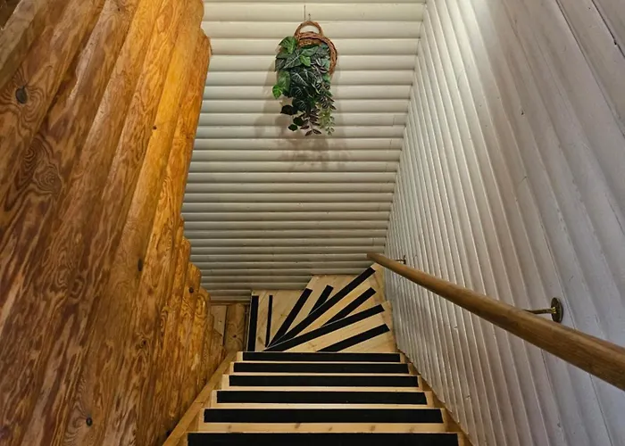 Hazel Hut - Spacious Fenced Yard, Sauna, 2-bedroom * Parnu