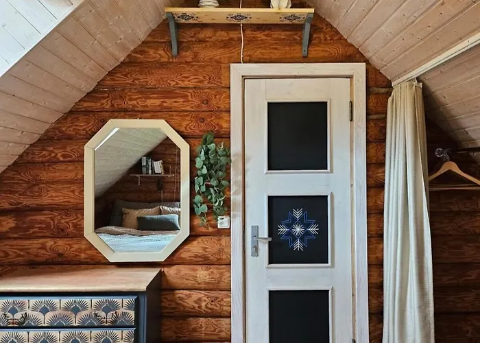 2-bedroom, Fenced Yard, Sauna, 10 Min To *