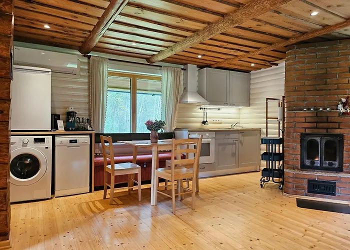 2-bedroom, Fenced Yard, Sauna, 10 Min To * Pärnu