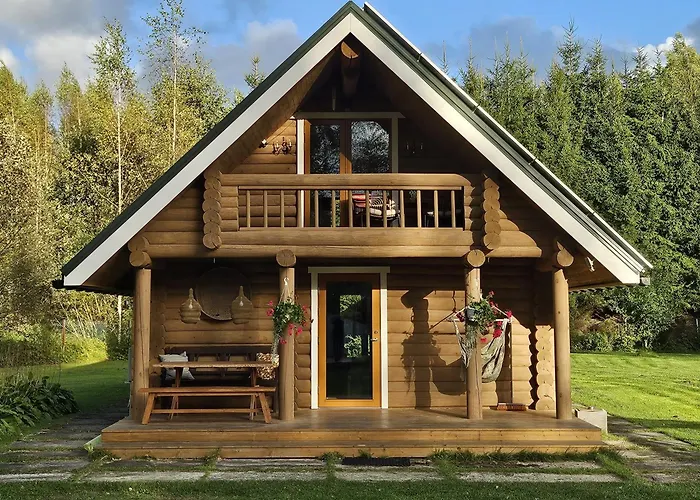 Hazel Hut - Spacious Fenced Yard, Sauna, 2-bedroom *